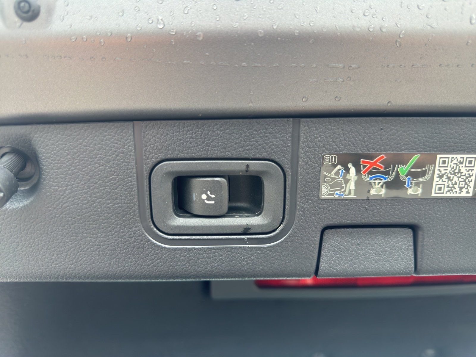 Fahrzeugabbildung Mercedes-Benz CLA200d Adv.Plus MAGNO Pano DISTRO Burme AHK DWA