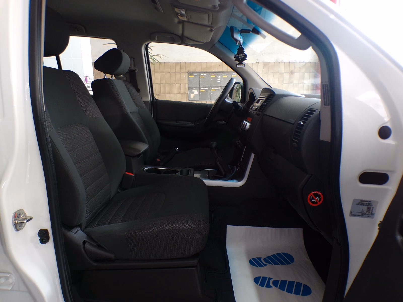 Nissan Pathfinder LE 2.5 dCi 190 ch BVM 4x4 / 7 places / 152 000 km / Toit ouvrant / Cuir / Attelage 3t