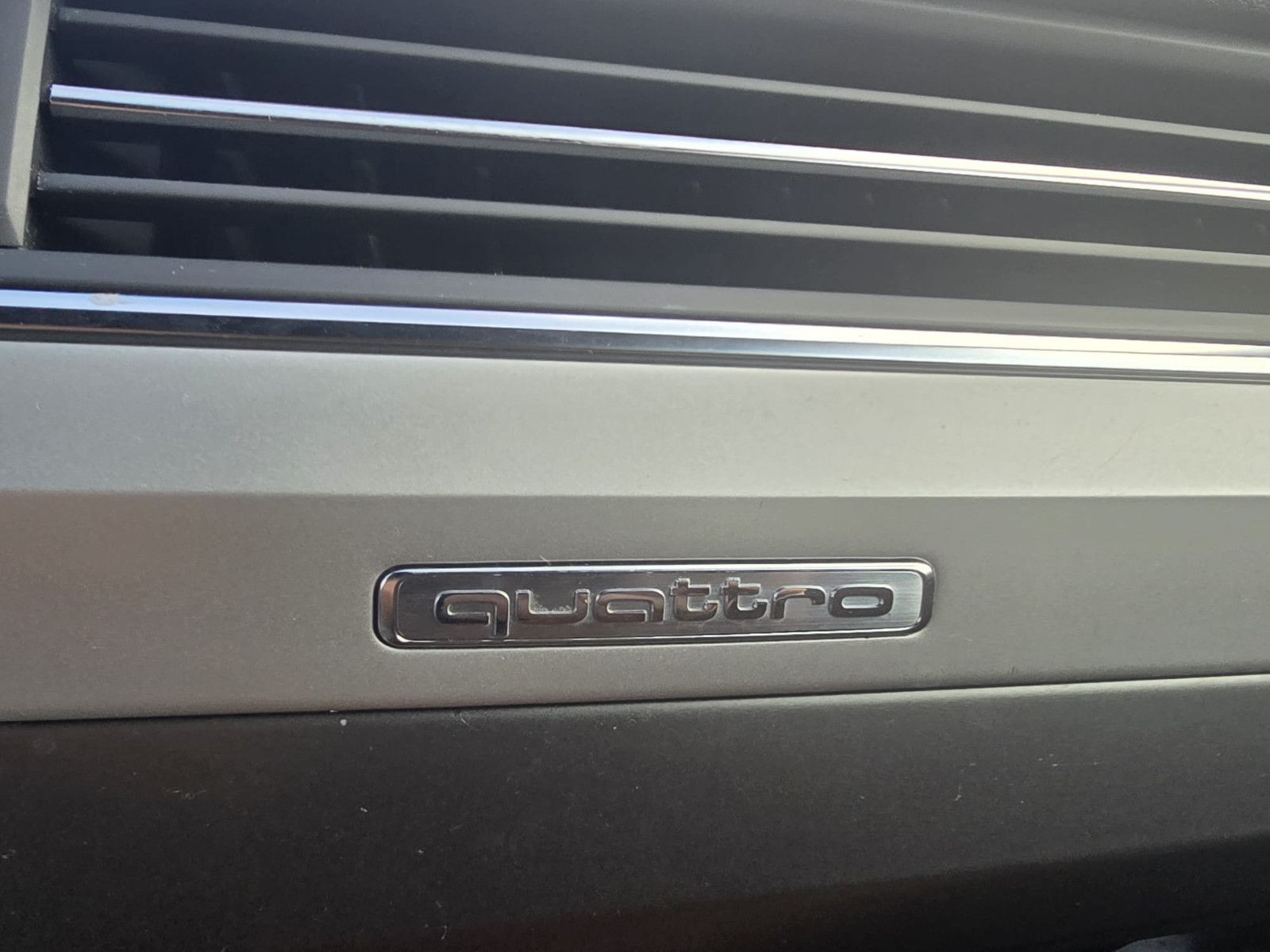 Fahrzeugabbildung Audi Q7 3.0 TDI quattro S-LINE TOP-AUSTATTUNG