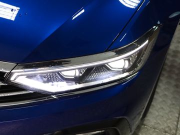 Volkswagen Passat Variant Elegance 4M R-Line AHK StHz