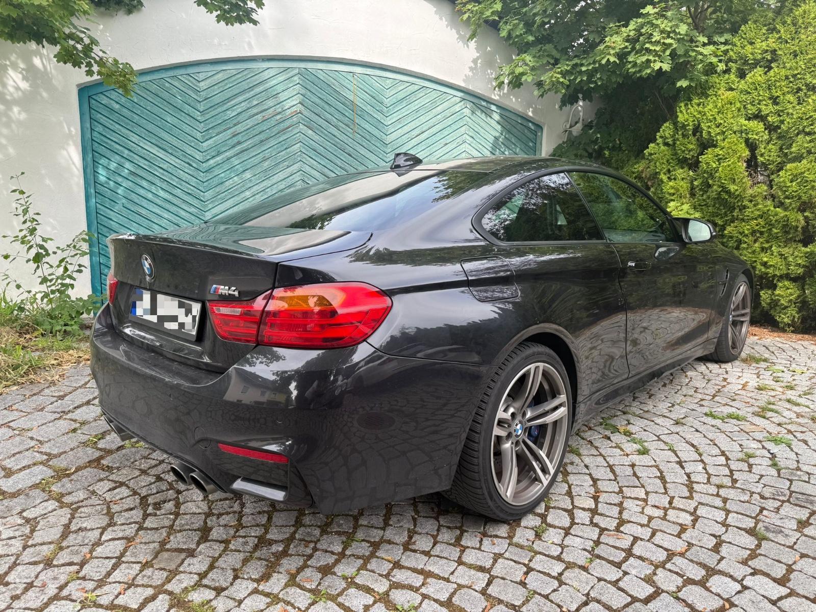 BMW M4 Coupe*DKG*Deutsches-Fzg*Carbon-Paket*