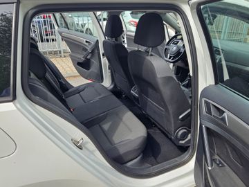 Volkswagen Golf - 12