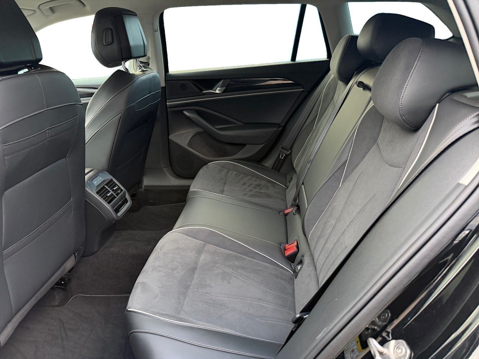 Volkswagen Passat - Bild 14