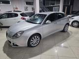 Alfa Romeo Giulietta 1.6 JTDm-2 105 CV Distincti - silberne Alfa Romeo Giulietta