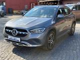 Mercedes-Benz GLA 200 GLA -Klasse GLA 200 d - : Grau, Lederlenkrad