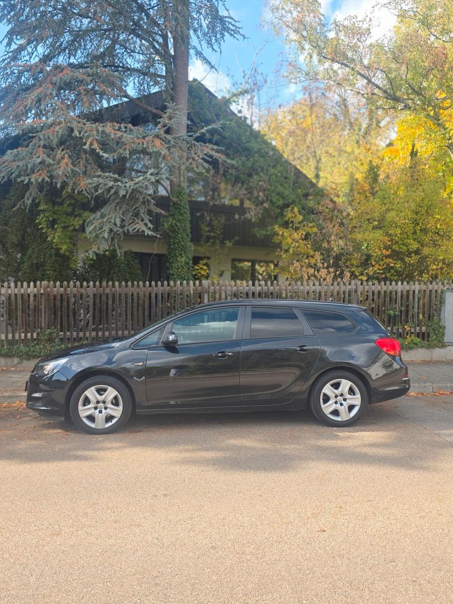 Opel Astra 2014 — photo 8