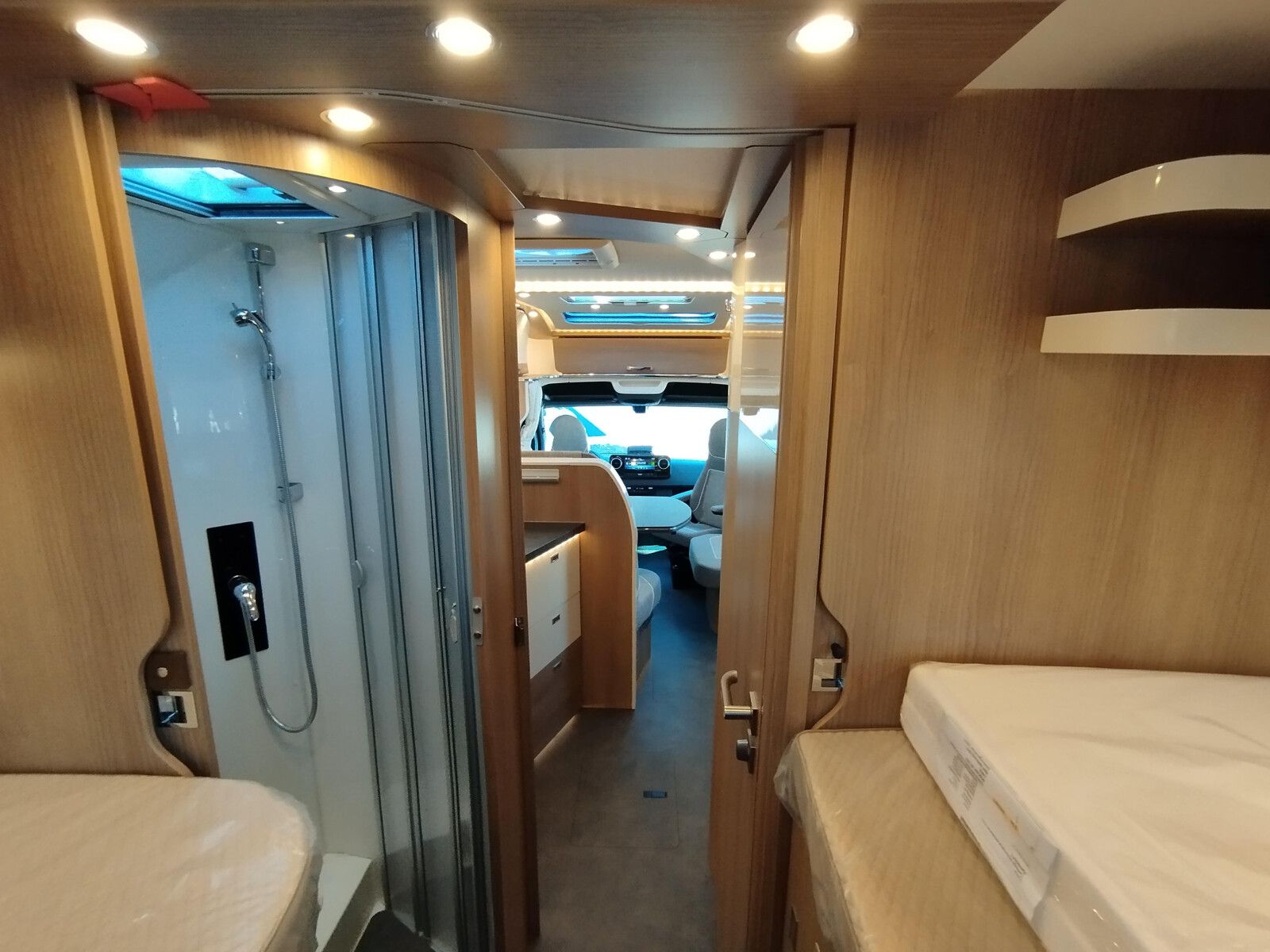 Fahrzeugabbildung Malibu T 490 RB LE comfort Mercedes,Distronic,LED,Autom