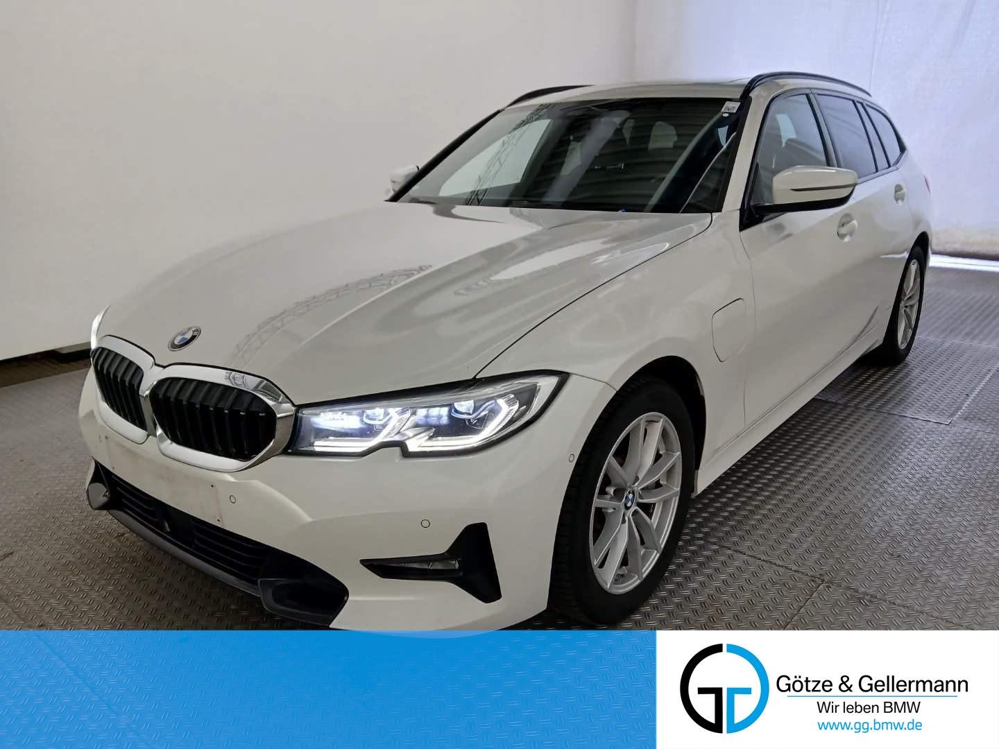 BMW 330e Touring Sport Line //Stop&Go Panoramadach