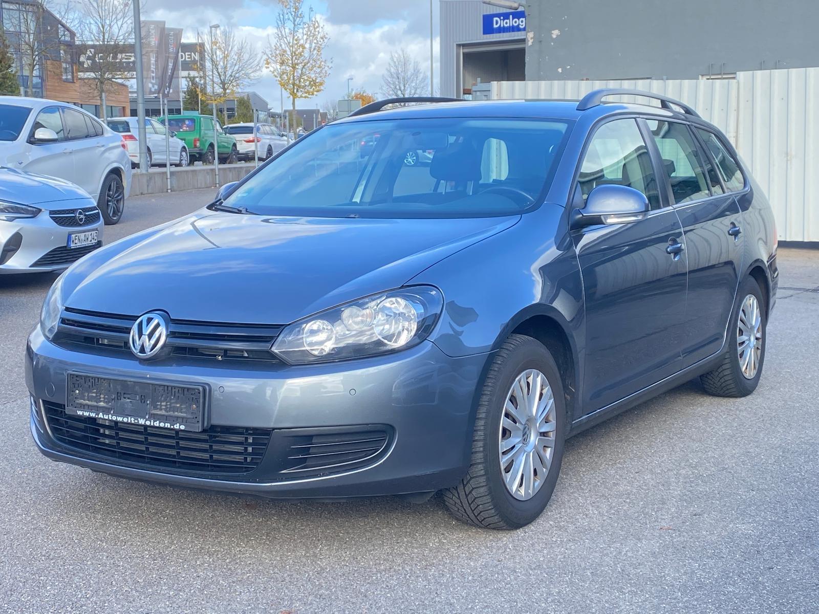 Volkswagen Golf 2010 — rear view