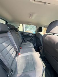 Volkswagen Golf - 11