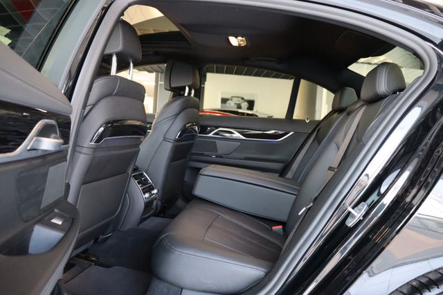Fahrzeugabbildung BMW 730 d xDrive M Sportpaket|CARBON-CORE|360°|H-UP|