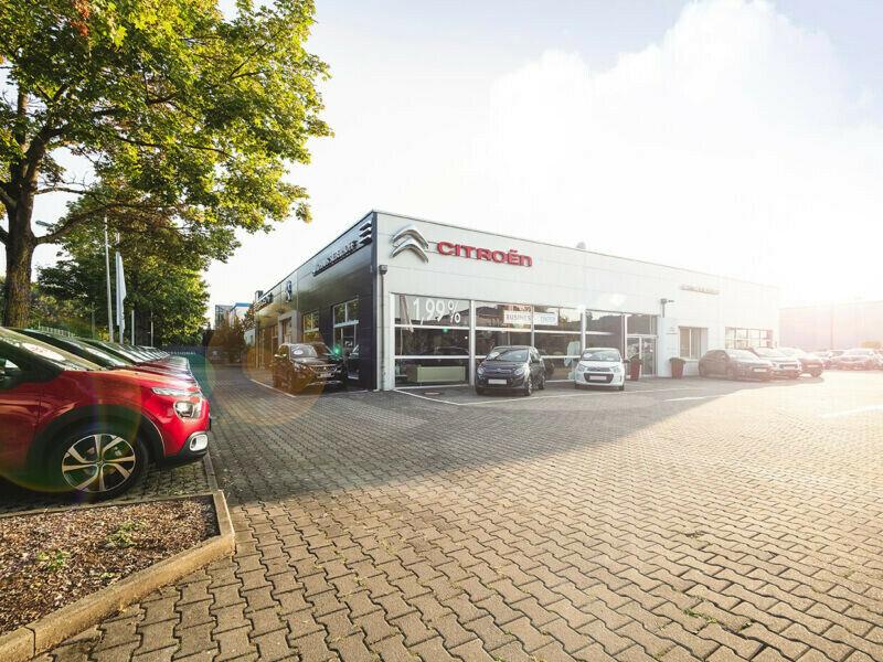showroom-image-main