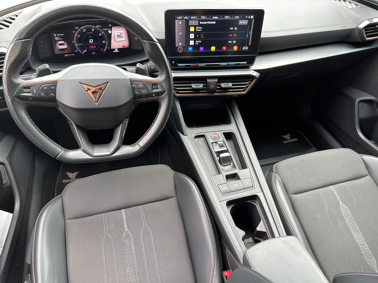 Fahrzeugabbildung CUPRA Formentor 4Drive NAV+LED+AHK+ACC+KAM+PANO+19ZOLL