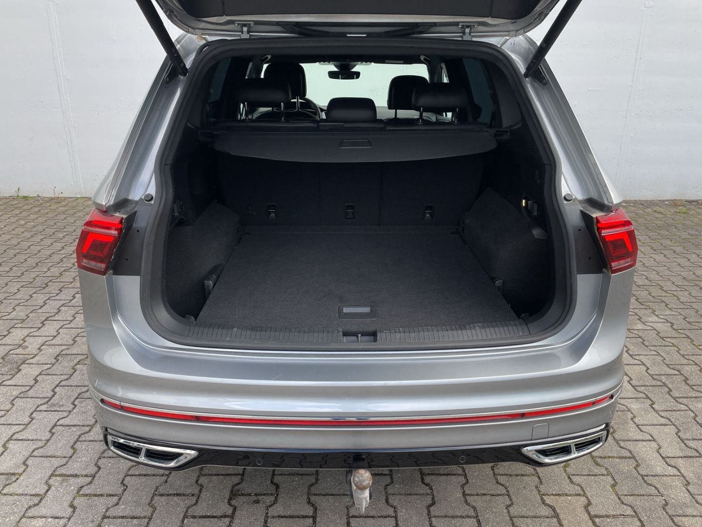 Tiguan Allspace 2.0 TDI R-Line 4Motion AHK/Pano 