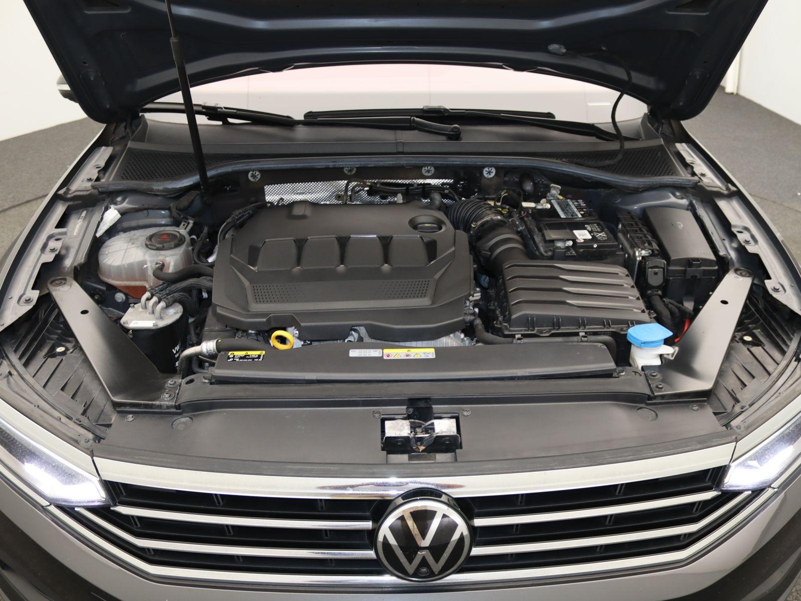 Volkswagen Passat Variant Business 2.0TDI DSG/ Pano, Matrix