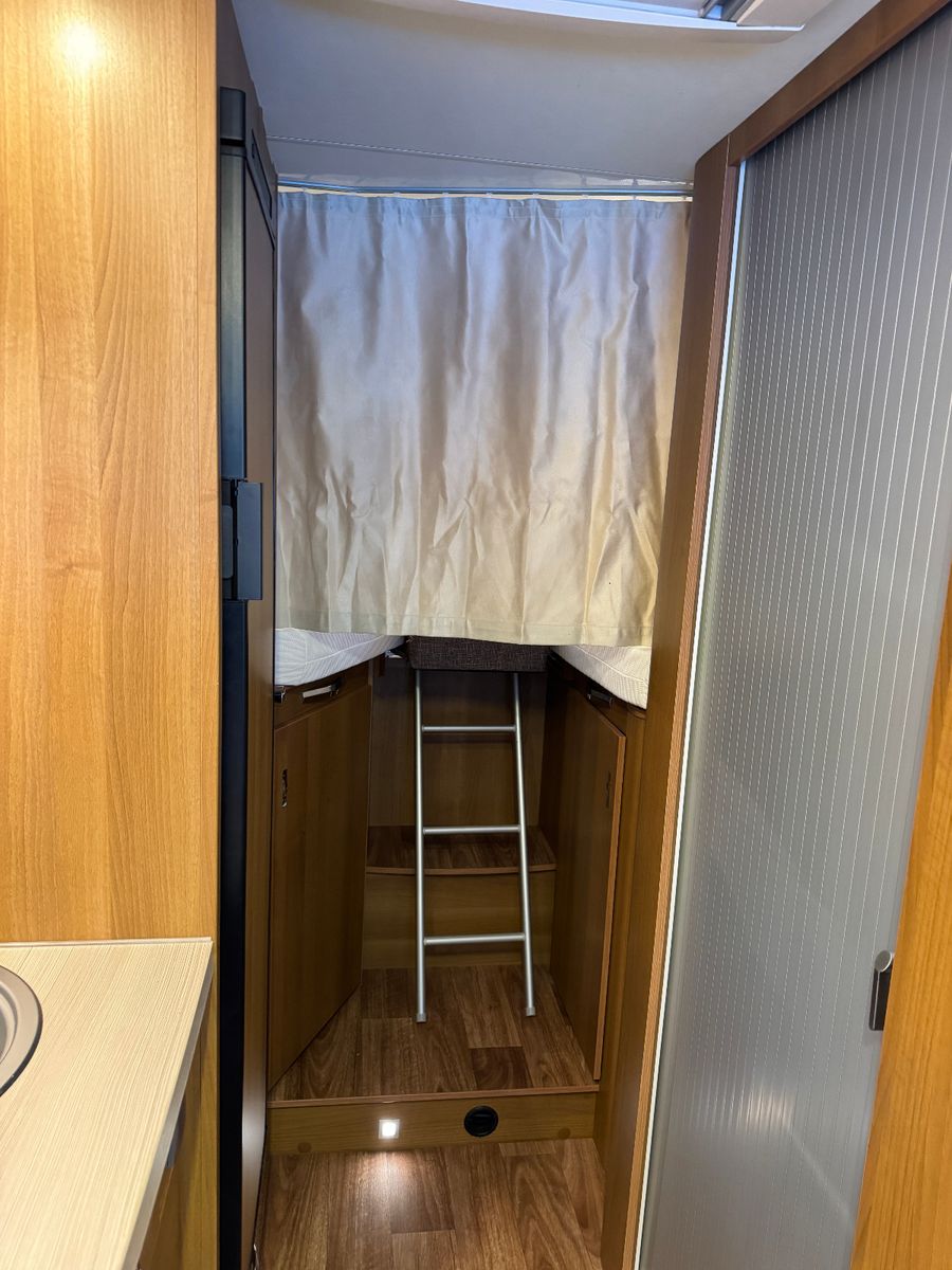 Fahrzeugabbildung Knaus VAN 650 I MEG AUTOMATIK LÄNGSBETT HUBBETT 1.HAND