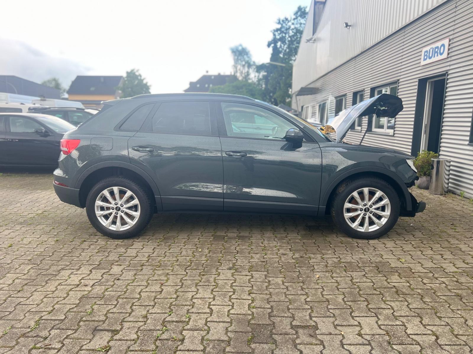 Audi Q3 35 TFSI S-Tonic, Leder