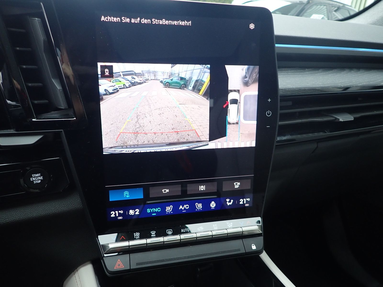 Fahrzeugabbildung Renault Espace 6 Iconic Full Hybrid E-Tech 200 5-Sitzer