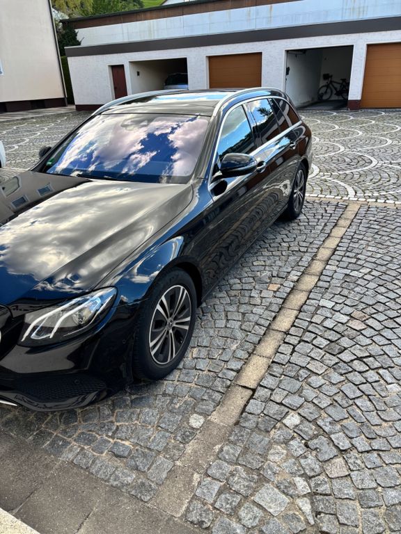 Mercedes-Benz E 220