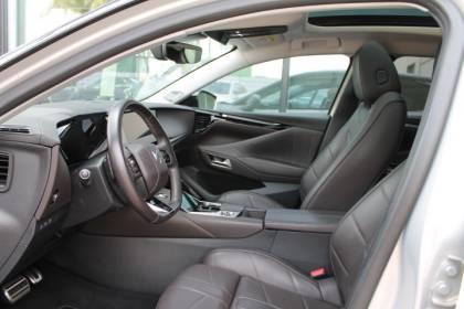 DS Automobiles DS4 E-TENSE LA PREMIERE