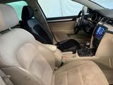 Skoda Superb 2.0 TDI Pano AHK Memory SiHz Keyless Kam - Skoda Superb mit Diesel-Antrieb: Beige