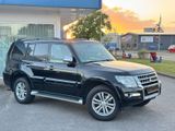 Mitsubishi Pajero 3.2 DI-D Top 7Sitzer AHK 3,5t KAMERA NAVI - Mitsubishi Pajero mit Diesel-Antrieb: A