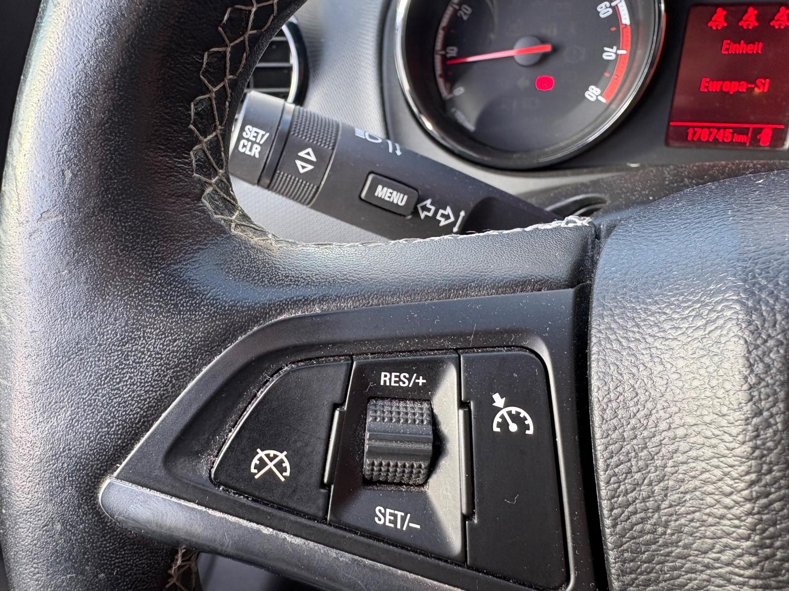 Opel Meriva 2015 — photo 18