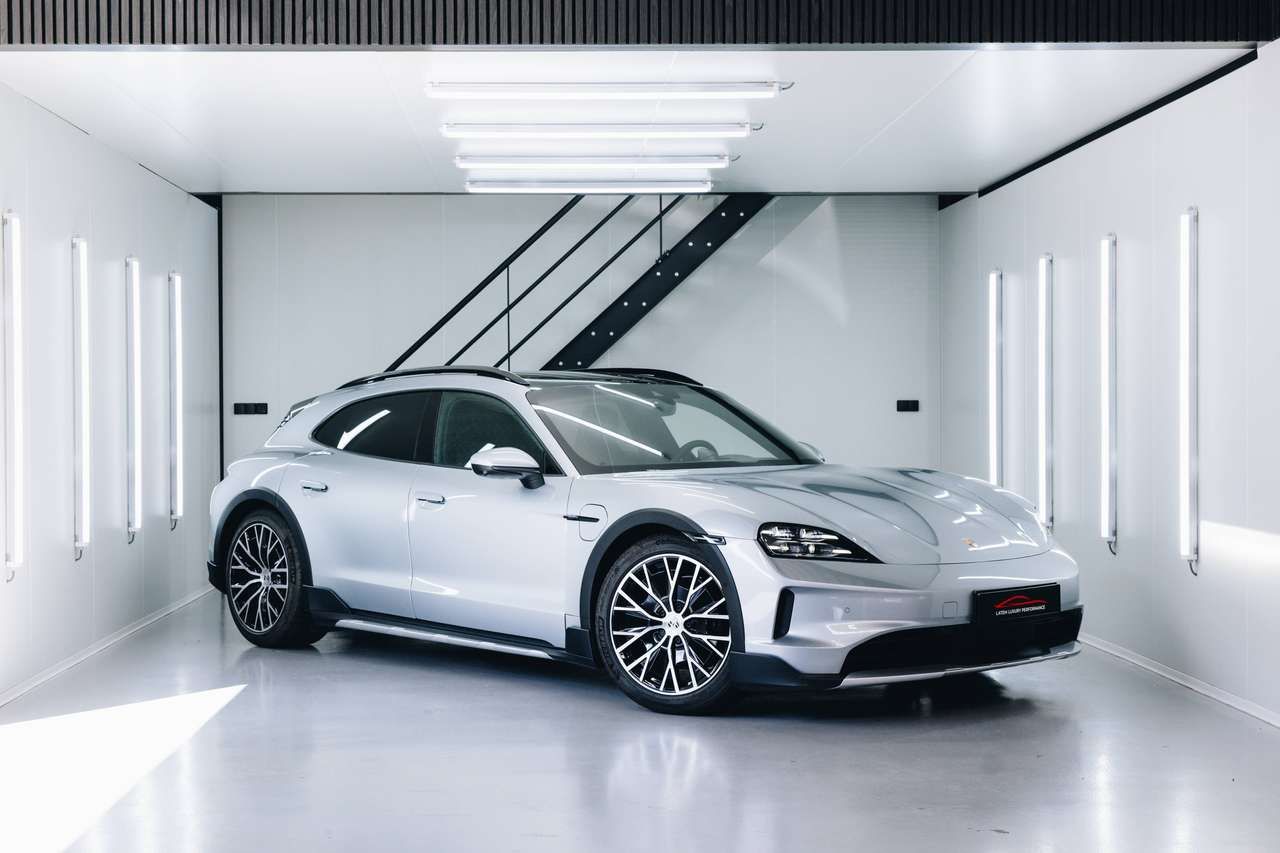 Porsche Taycan 4 Cross Turismo Pano BOSE ACC