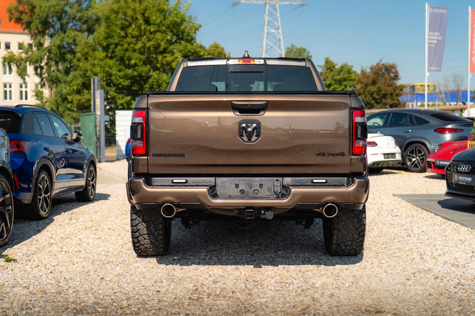 Fahrzeugabbildung Dodge RAM 5.7 V8 HEMI 4x4 OFFROAD Night Limited 19%