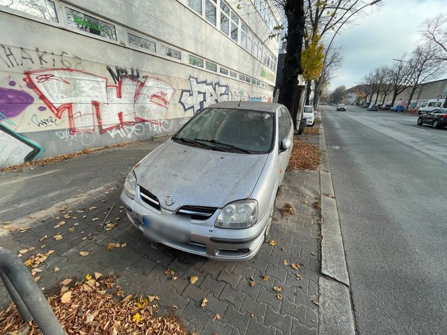 Nissan Almera Tino v10 2.2 dci