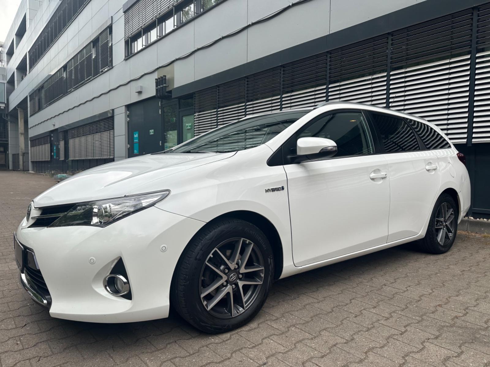 Toyota AURIS TOURING SPORTS 1.8 HYBRID AHK/NAV/RFK/PDC