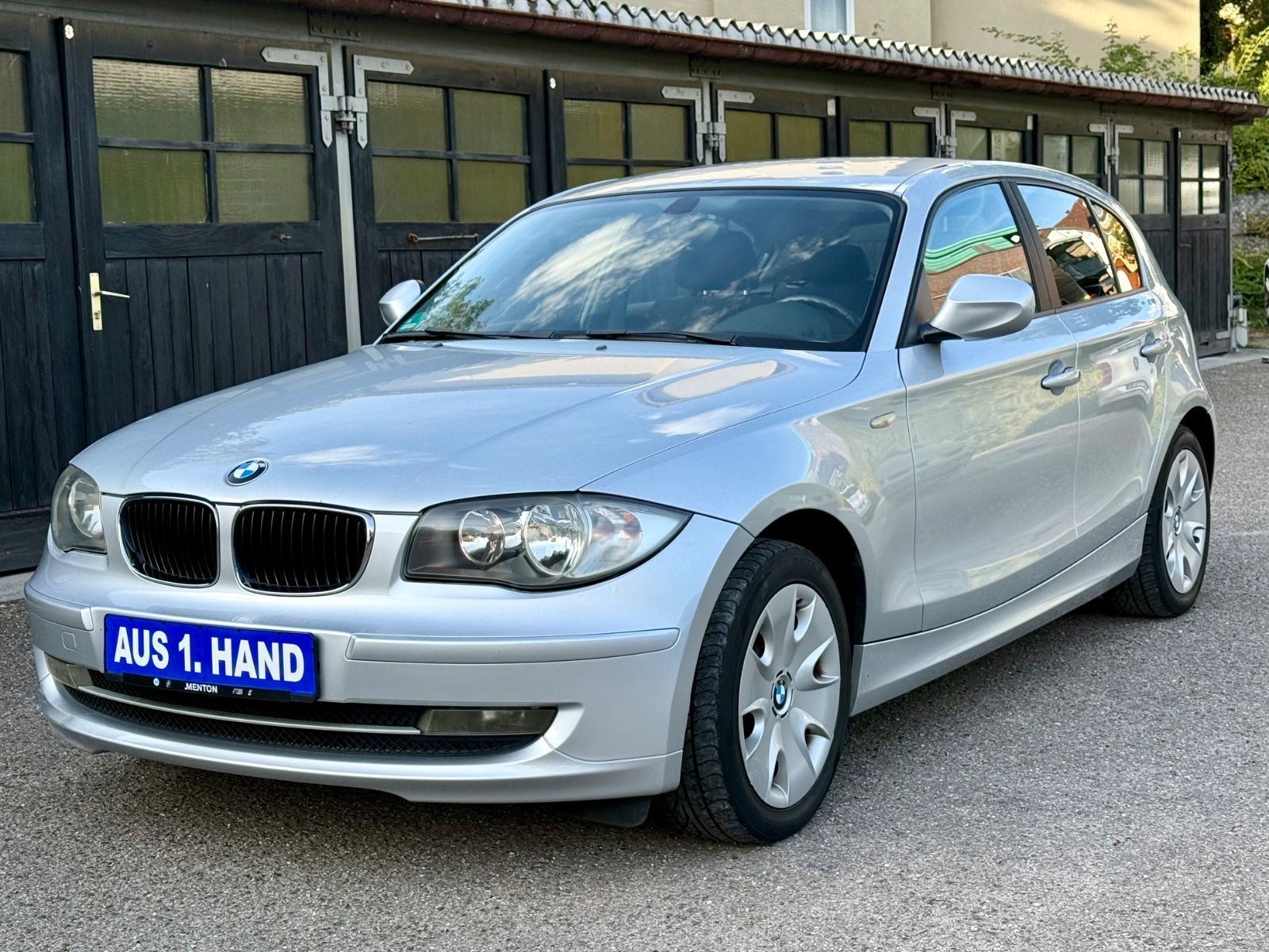 BMW BMW 116i 2.0 benzin (1er HAND)TÜV/PDC/SHZ/Scheckhe