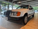 Mercedes-Benz 200D Unikat 28.000 Km neuwertiger Sammlerzustd. - Oldtimer mit Diesel-Antrieb