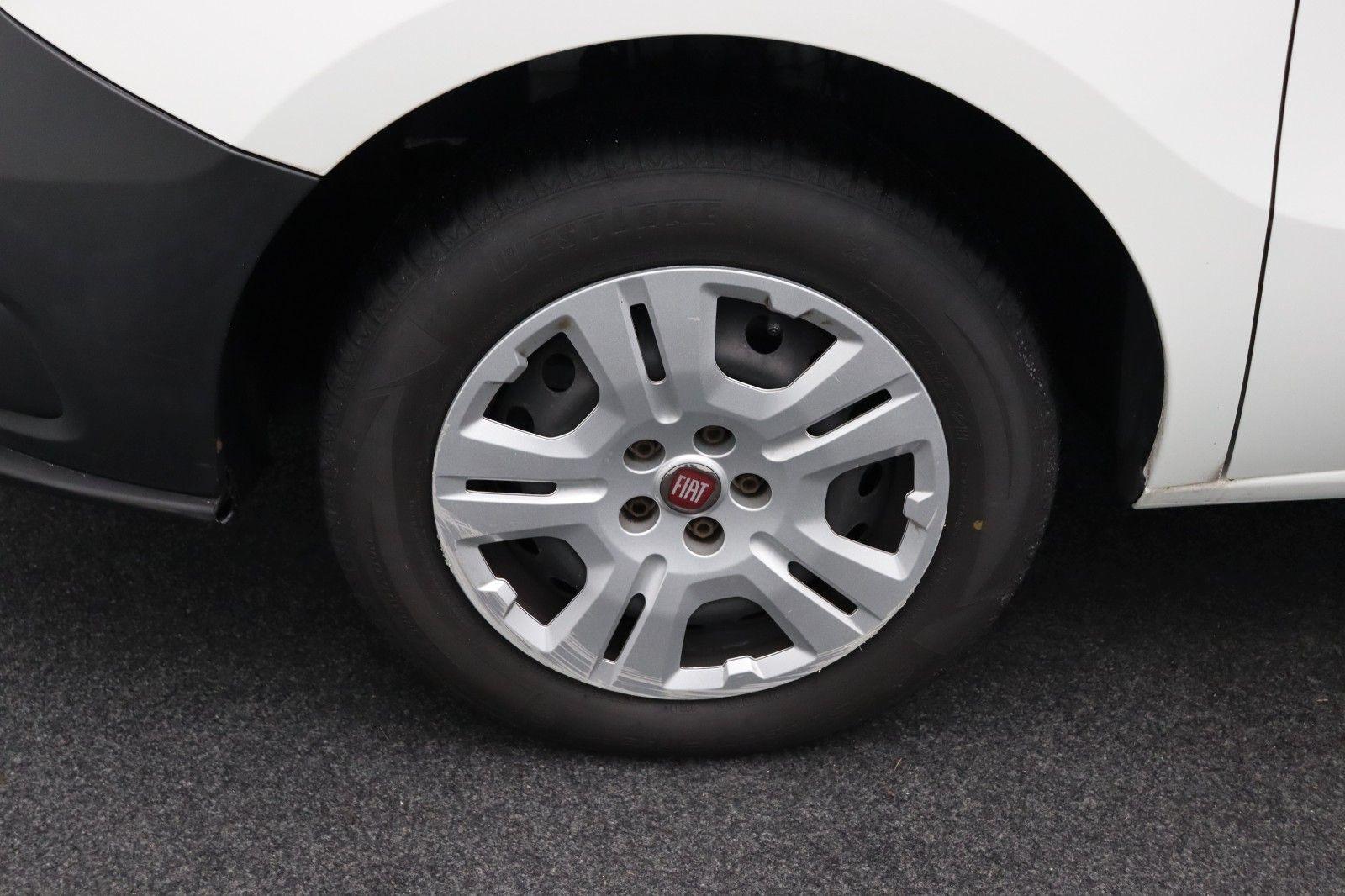 Fahrzeugabbildung Fiat Doblò 1.3 Basis Kasten