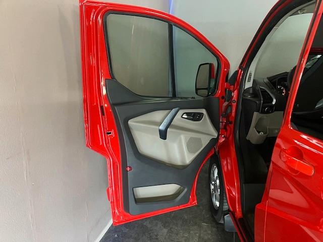 Ford Tourneo Custom L1 Titanium AHK+ Leder