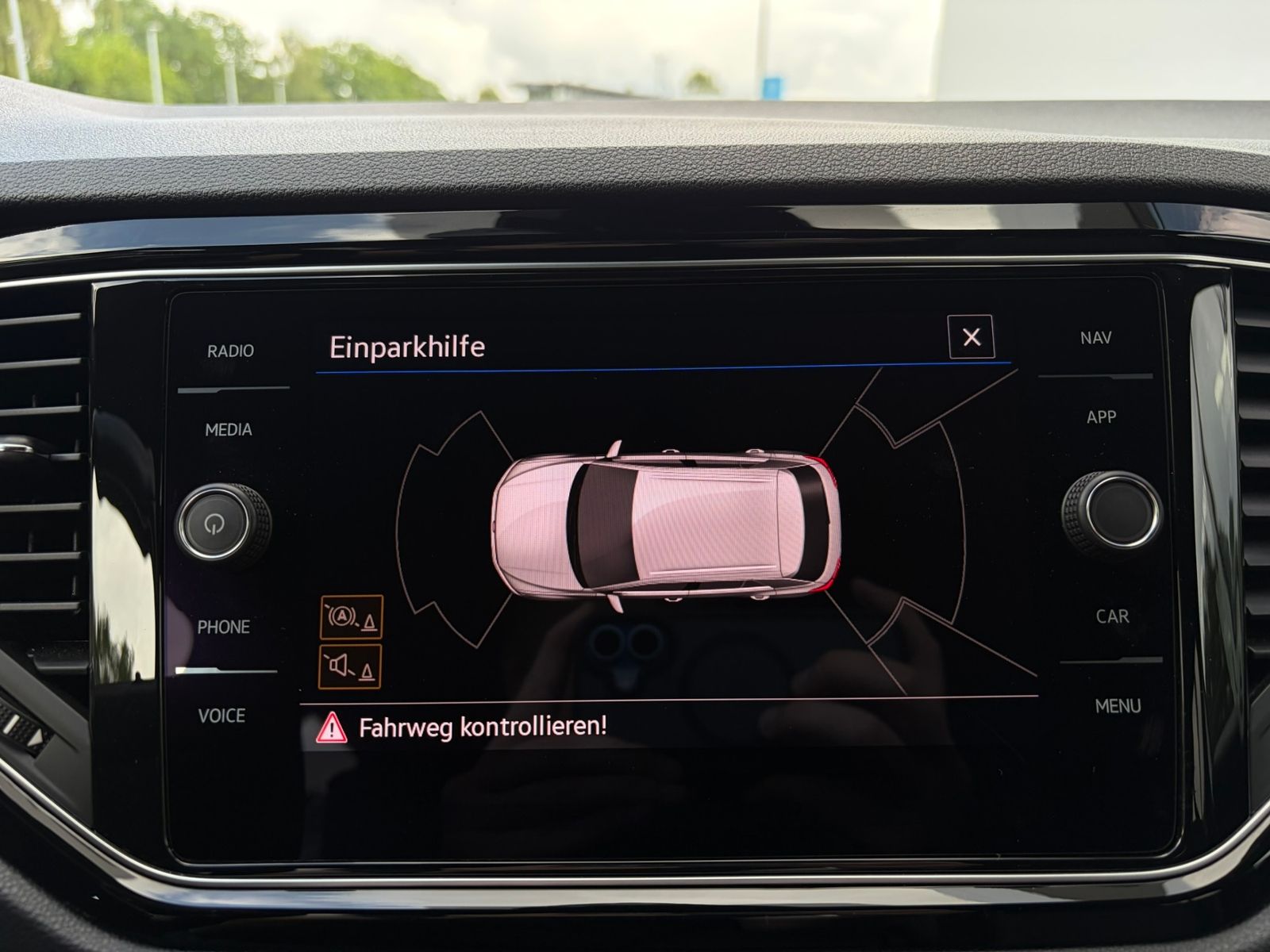Fahrzeugabbildung Volkswagen T-Roc Sport 1.5 TSI DSG *BlackStyle,LED,ACC,Navi