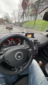 Renault Clio 3 TomTom Sondermodel mit neuen Tüv - Renault Clio mit Benzin-Antrieb: Sportwagen