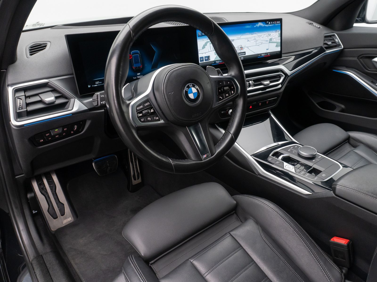 Fahrzeugabbildung BMW 320d M Sport AHK Stop&Go Alarm DAB Komfort 19Zol