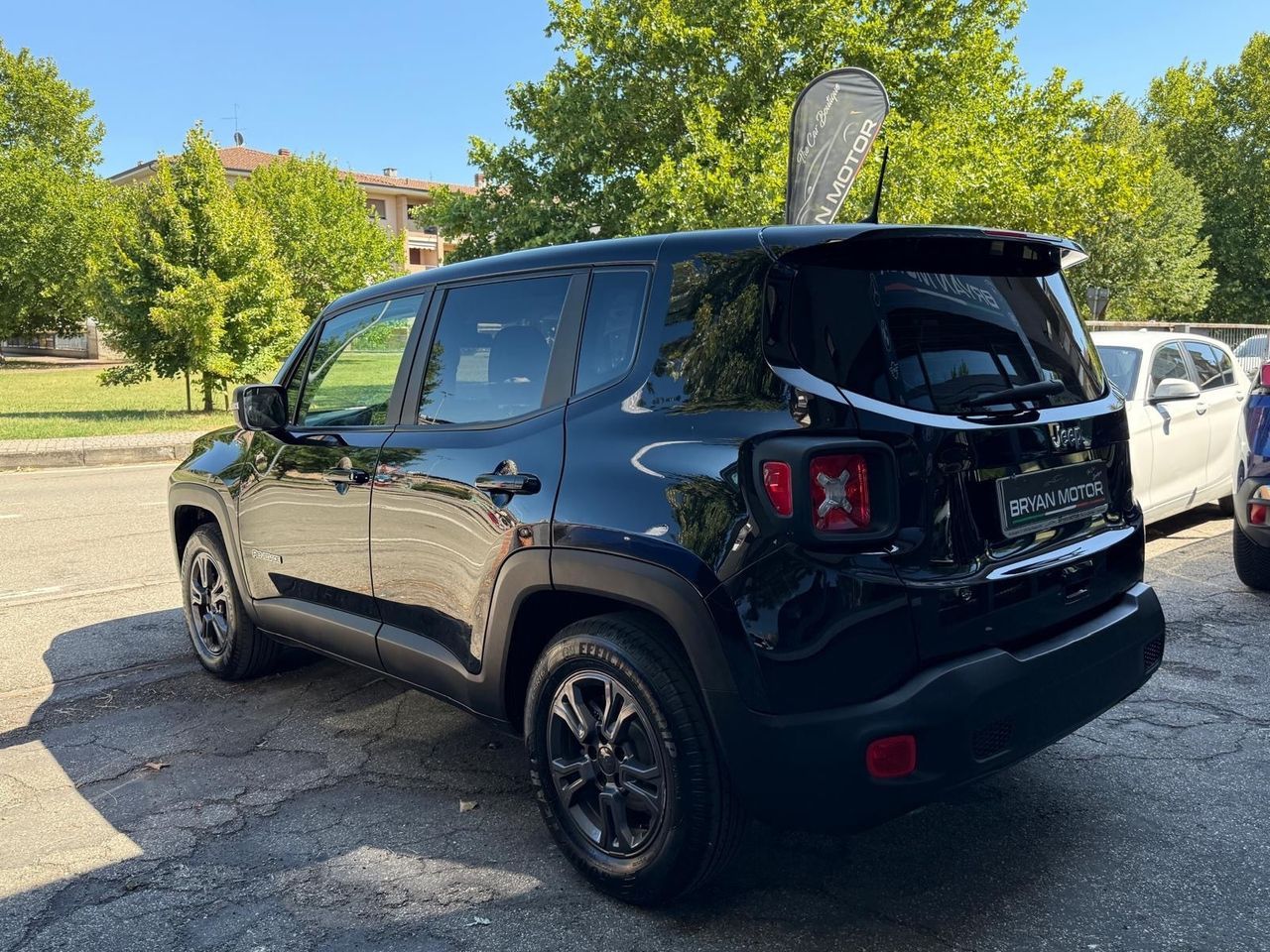 Jeep Renegade 1.6 Mjt 130 CV Longitude imagem 3