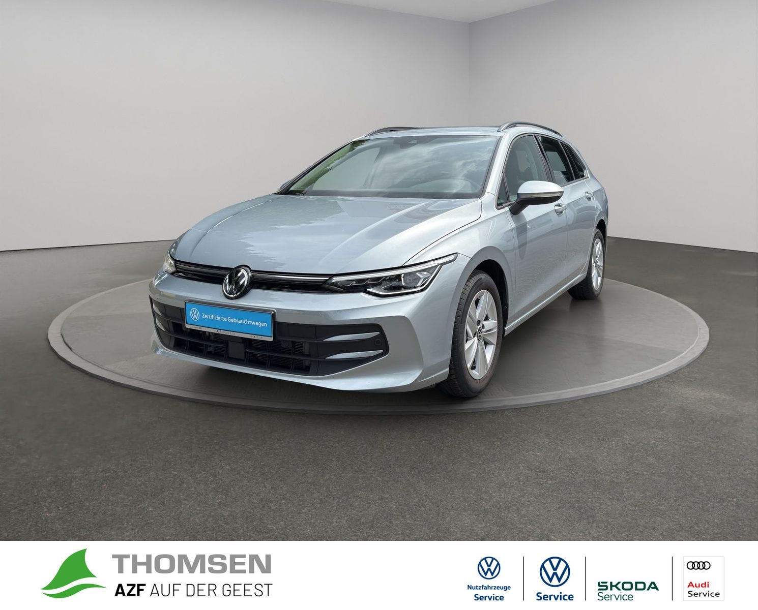 Volkswagen Golf VIII Variant 1.5 TSI Life AHK+NAVI+ACC+MATR