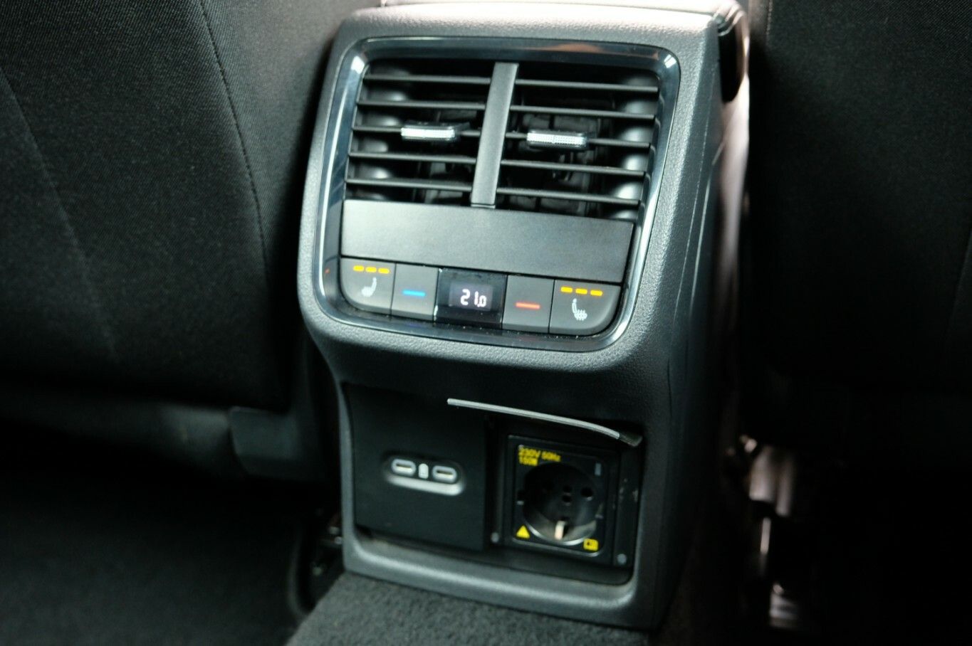 Octavia 2.0 TDi AHK LED ACC KESSY