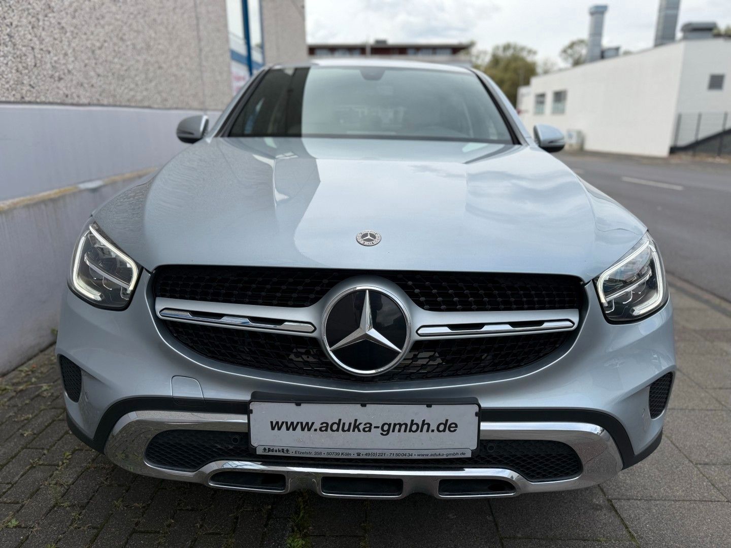 Mercedes-Benz GLC 300 DE 4MATIC Coupé PHEV Leder LED Kamera foto 4