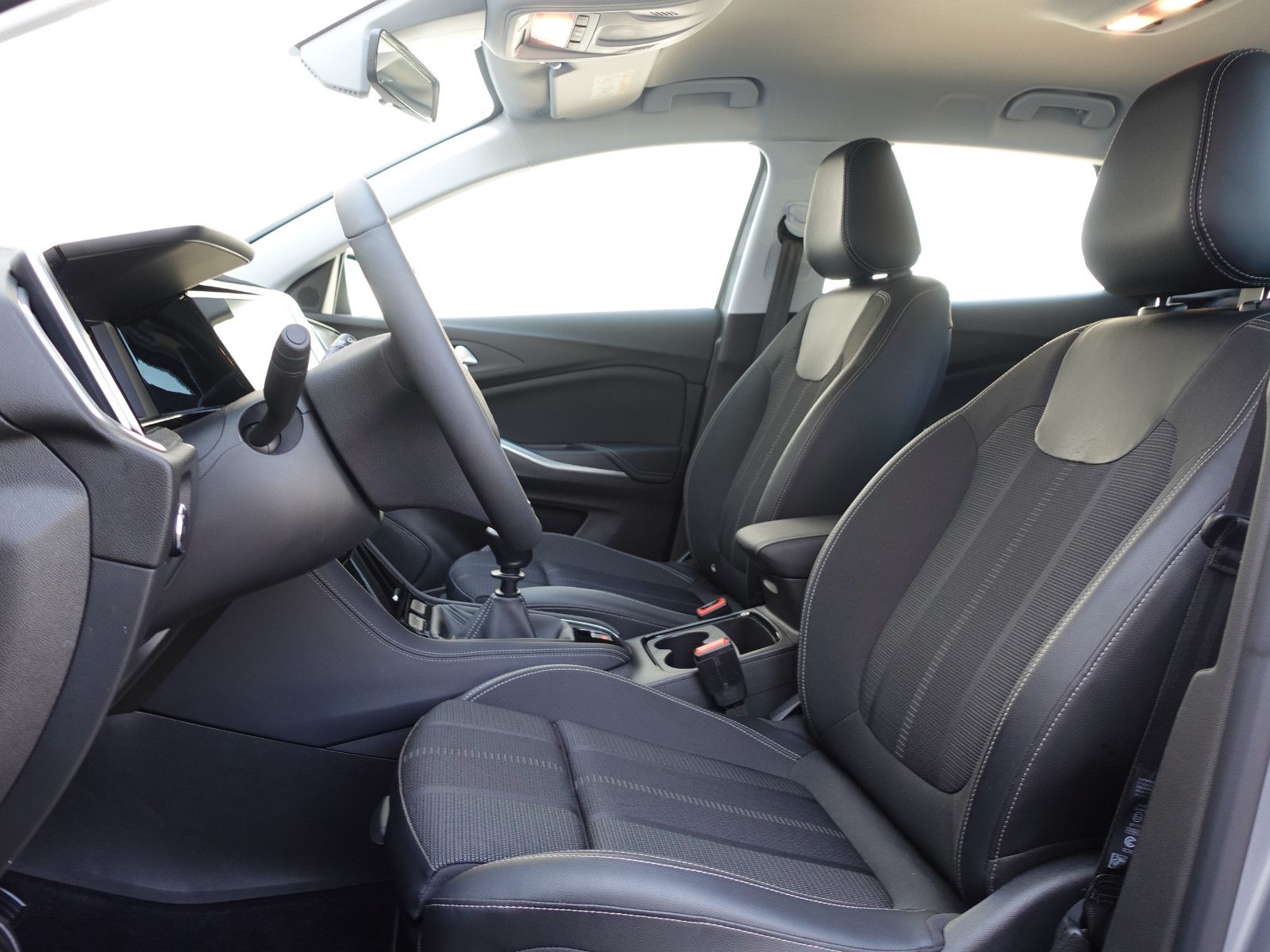 Fahrzeugabbildung Opel Grandland Enjoy 1.2T,Sitzhzg,LED,Parkpilot,Allw.