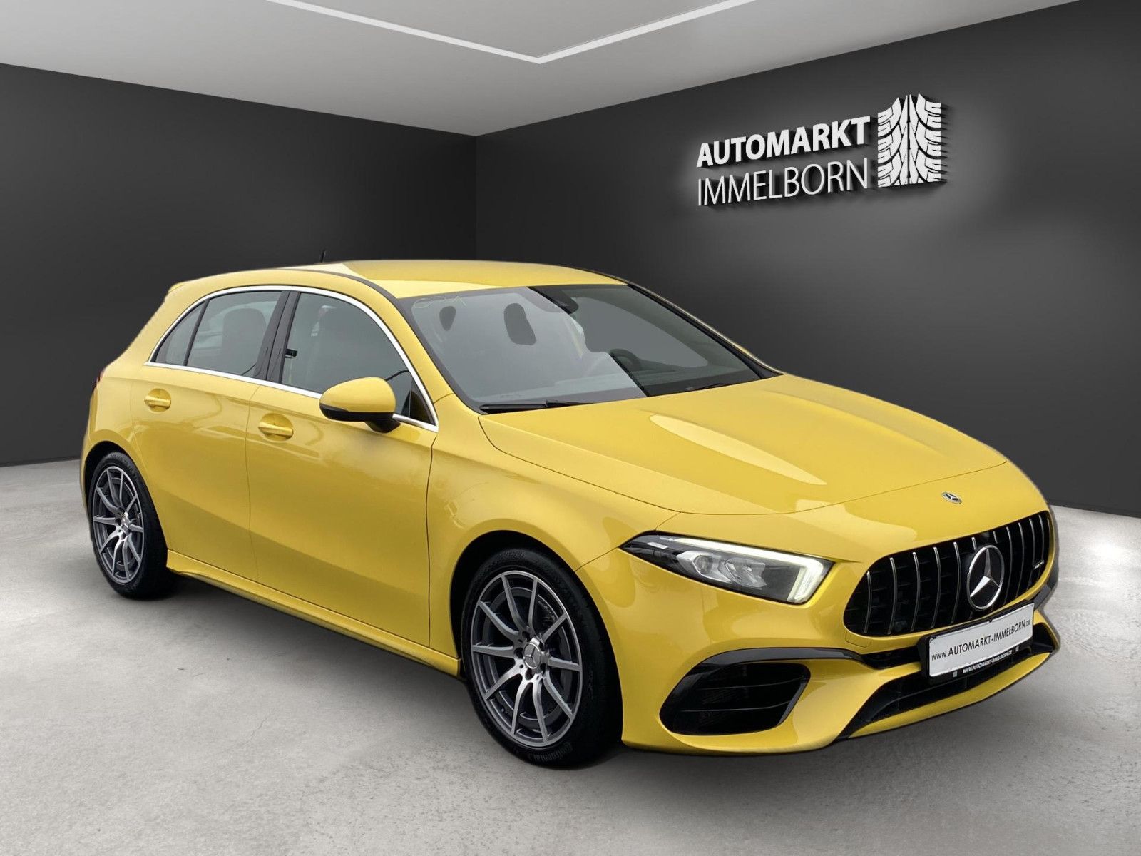 MERCEDES-BENZ A 45 AMG 4Ma Alcantara*LED*DAB*18*DigTacho