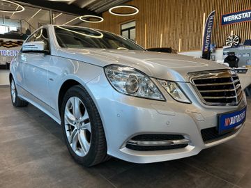 MYAUTOCENTER – Gebraucht- und Jahreswagen mit Werkstattservice in Pfaffenhofen Mercedes-Benz E 200 *AHK*Abstandstempo*Teilleder*Szhz*