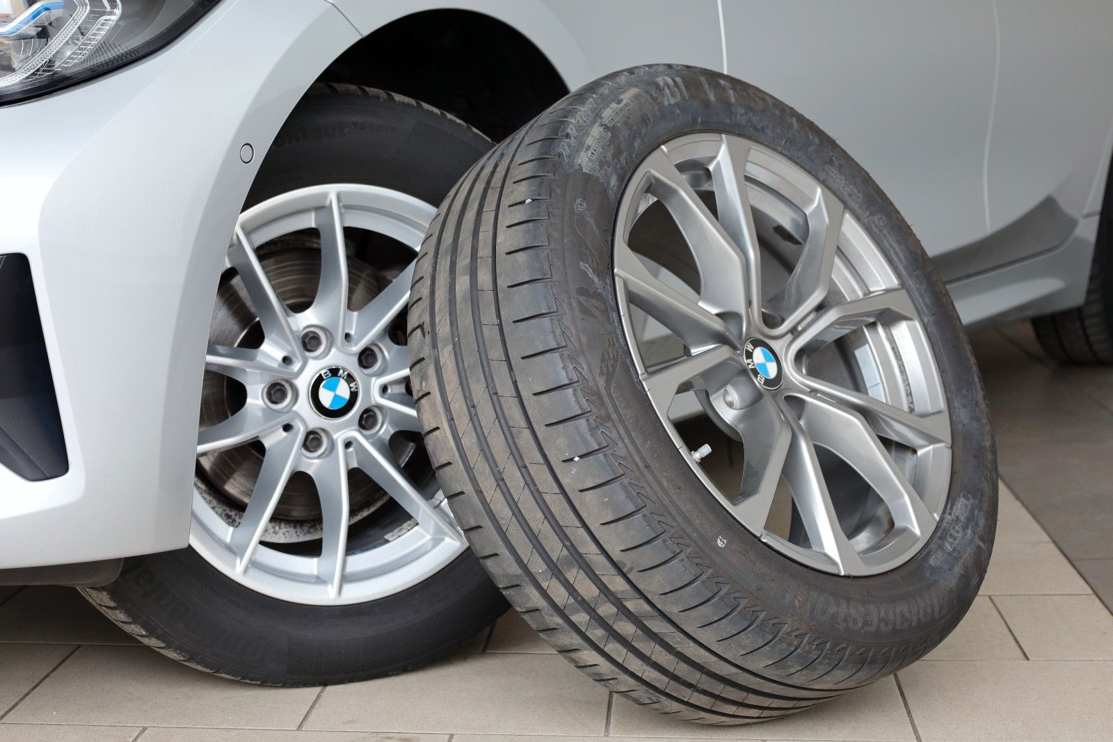 Fahrzeugabbildung BMW 318d Touring Sport Line,Leder,Navi,LED,HUD,AHK e