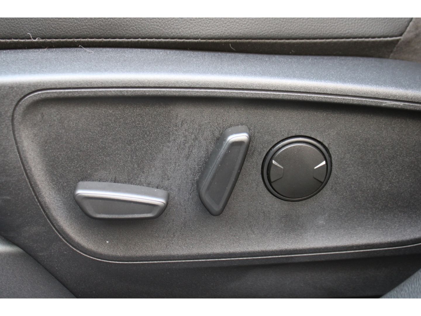 FORD Kuga ST-Line X LED AHK Navi GJR RFK el. Heckkla - Image 14