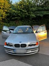 BMW E46 318i Limousine - BMW 318 aus 2000: 318i