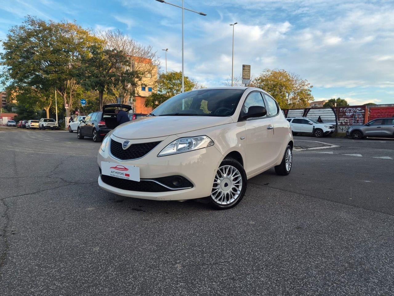 Lancia Ypsilon