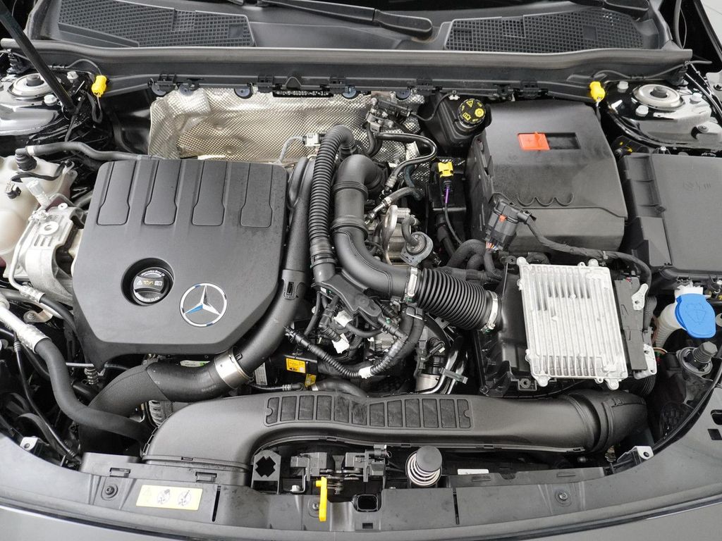 Mercedes-Benz CLA 180 Shooting Brake Star Edition AMG Line